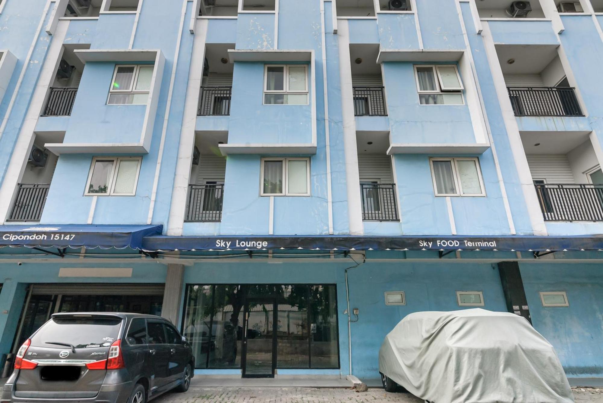 Hotel Reddoorz Near Mandaya Royal Hospital Puri à Tangerang Extérieur photo
